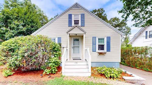 131 Hobart St, Braintree, MA, 02184-2123 | Card Image