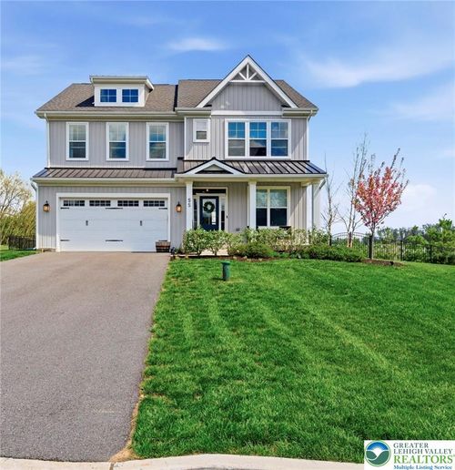 55 Alieh Ct, Williams Twp, PA, 18042-8736 | Card Image