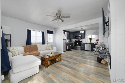 103 Bell Creek Rd, Crocker, MO, 65452-9177 | Card Image