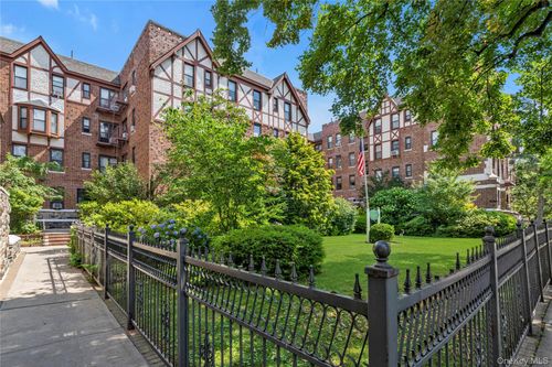a1-160-15 Powells Cove Blvd, Beechhurst, NY, 11357-1301 | Card Image