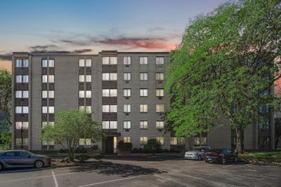 306 - 9740 S Pulaski Road, Condo with 2 bedrooms, 1 bathrooms and 1 parking in Oak Lawn IL | Image 1