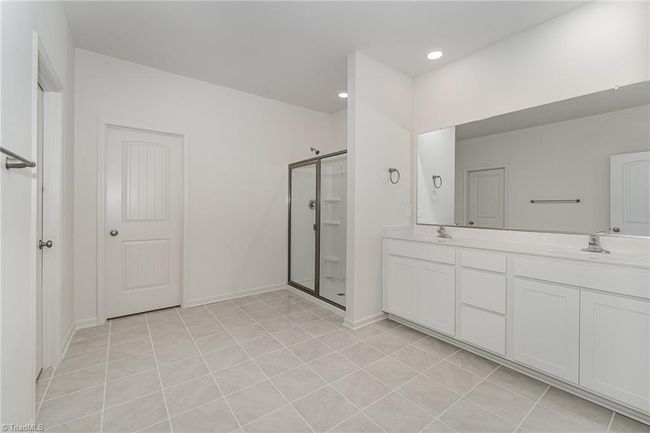 5906 Crossview Dr, House other with 3 bedrooms, 3 bathrooms and null parking in Kernersville NC | Image 16