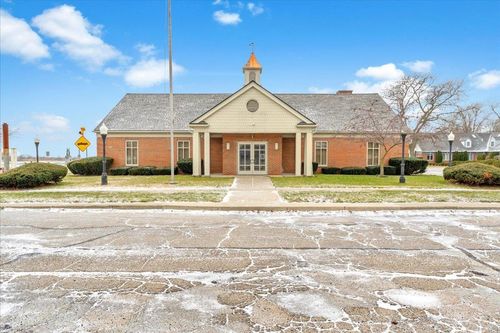 301 Summer St, Algonac, MI, 48001-1556 | Card Image