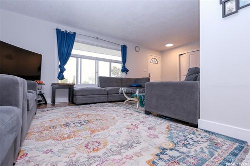 1614 Mckercher Dr, Saskatoon, SK, S7H5E1 | Card Image