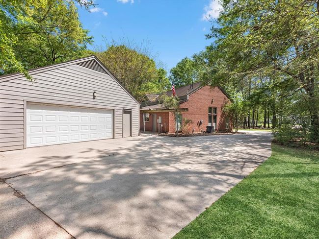 Oversized detached garage | Image 42