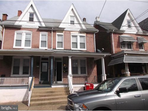 23 E 2nd St, POTTSTOWN, PA, 19464-5203 | Card Image