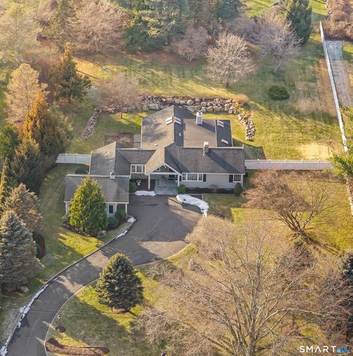 36 Macarthur Ln, Stamford, CT, 06902-1121 | Card Image