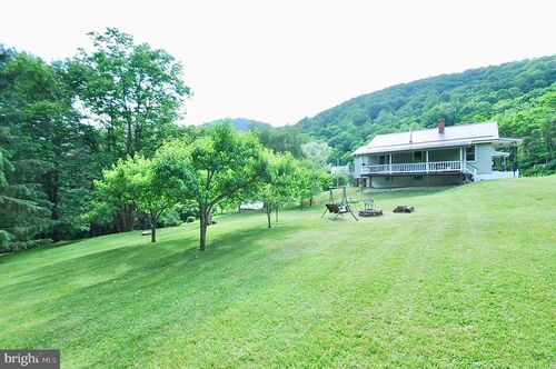 231 Bear Ridge Ln, WILLIAMSBURG, PA, 16693-8019 | Card Image