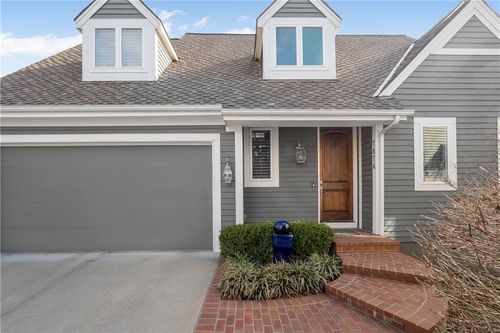 7874 Howe Cir, Prairie Village, KS, 66208-4260 | Card Image