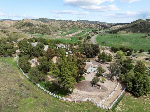 18181 Lost Creek Rd, Santa Clarita, CA, 91390 | Card Image
