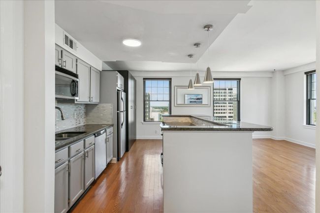 APT-1105 - 109 N Main St, Condo with 2 bedrooms, 2 bathrooms and null parking in Memphis TN | Image 4