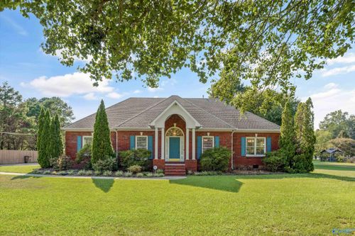 2011 Shady Grove Ln Sw, Decatur, AL, 35603-4239 | Card Image