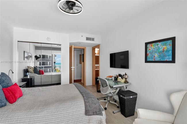 APT-1401 - 18671 Collins Ave, Condo with 3 bedrooms, 4 bathrooms and null parking in Sunny Isles Beach FL | Image 21