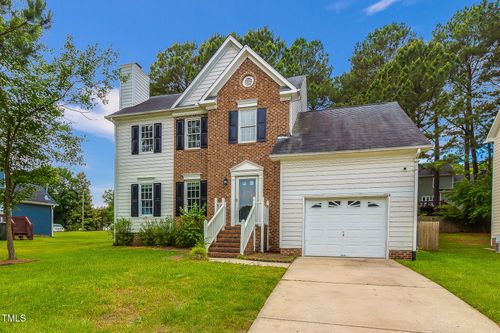 805 Penncross Dr, Raleigh, NC, 27610-2184 | Card Image
