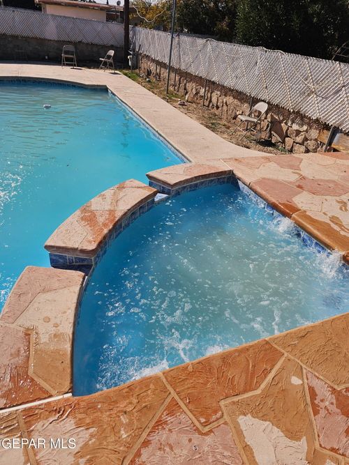 7860 Porche St, El Paso, TX, 79915-4021 | Card Image