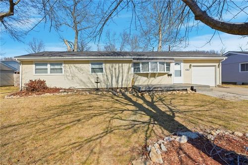 1002 Ne 62nd St, Gladstone, MO, 64118-4803 | Card Image