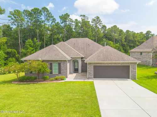 7591 Crescent Way Dr, Pass Christian, MS, 39571-5544 | Card Image