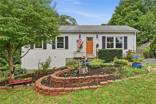 37 Crestwood Dr, West Warwick, RI, 02893-3408 | Card Image