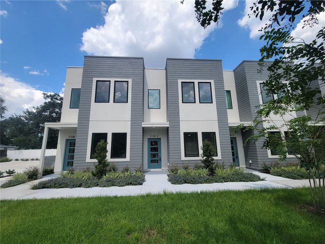 2 - 2108 E 22nd Avenue, Townhouse with 3 bedrooms, 3 bathrooms and null parking in Tampa FL | Image 1
