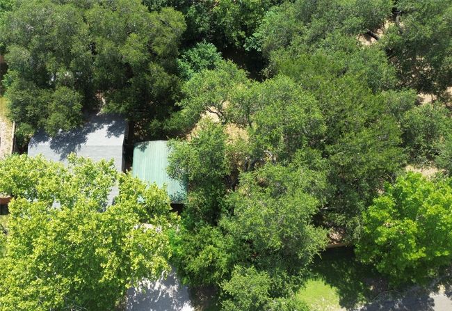 10801 W Lakeview Dr, House other with 2 bedrooms, 1 bathrooms and 2 parking in Jonestown TX | Image 14