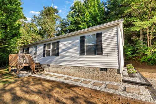 43 Goose Creek Rd, Swannanoa, NC, 28778-8201 | Card Image