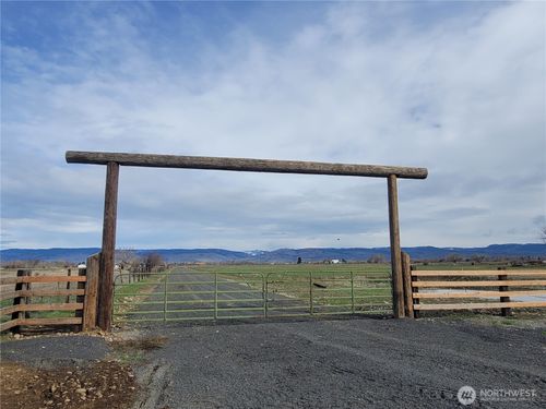 x8-2149 Brick Mill Rd, Ellensburg, WA, 98926-7218 | Card Image