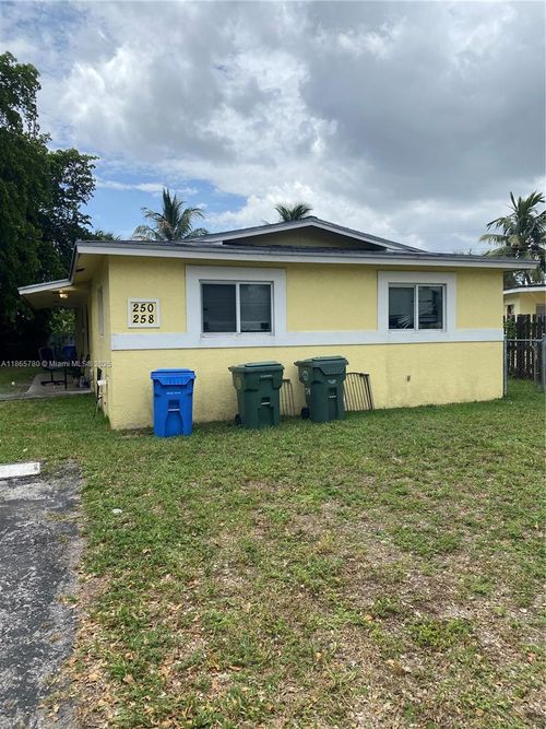 258-258 Ne 41st St, Oakland Park, FL, 33334-1318 | Card Image