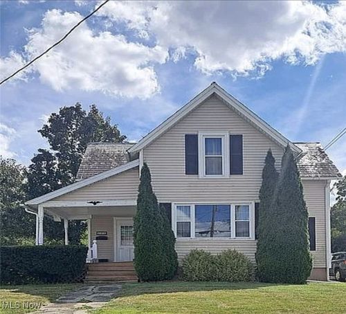 222 W Friendship St, Medina, OH, 44256-1810 | Card Image