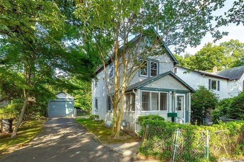 11 Potters Ct, Great Neck, NY, 11024-1748 | Card Image