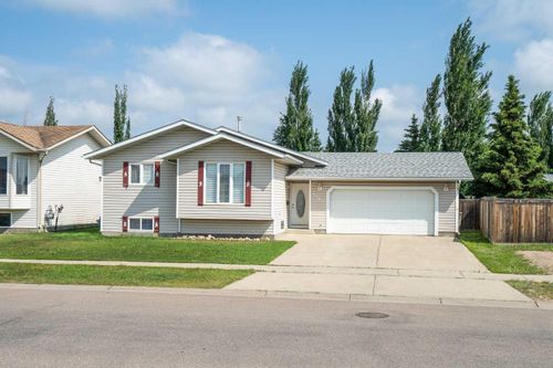 6608 39 St, Lloydminster, AB, T9V2Z4 | Card Image