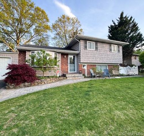 12 Weiss Pl, Deer Park, NY, 11729-4832 | Card Image