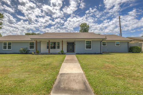 8286 33rd St, Tulsa, OK, 74145-1406 | Card Image