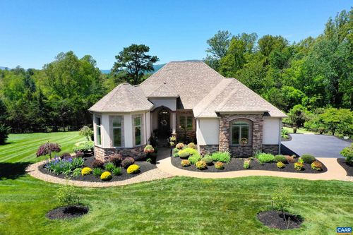 725 Lenox Hill Rd, Charlottesville, VA, 22903-9204 | Card Image