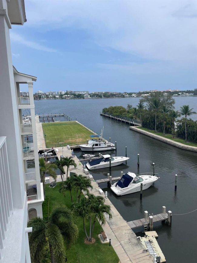 APT-623 - 806 E Windward Way, Condo with 2 bedrooms, 2 bathrooms and null parking in Lantana FL | Image 17