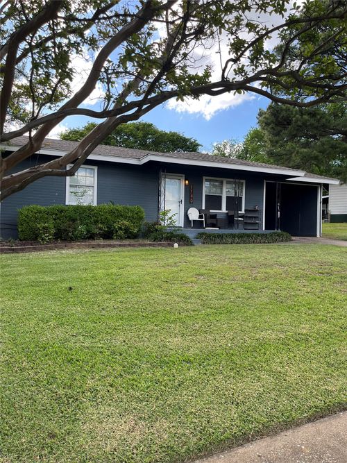 1140 Redbud St, Denison, TX, 75020-1130 | Card Image
