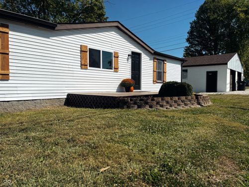 205 Walnut St, Hope, IN, 47246-1556 | Card Image