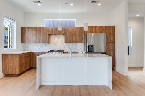 305-2206 Arroyo Ave, Dallas, TX, 75219-1705 | Card Image