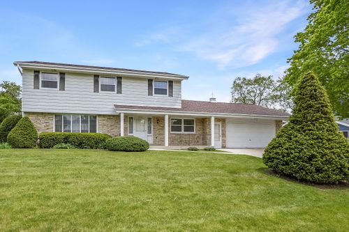 12920 W Crawford Dr, New Berlin, WI, 53151-5428 | Card Image