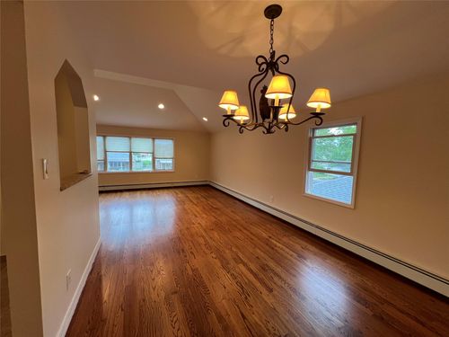 157 16th Ave, Whitestone, NY, 11357-3219 | Card Image