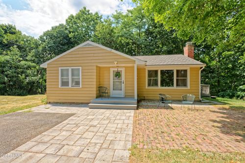 497 Garfield Rd, Troy, NY, 12180-7351 | Card Image