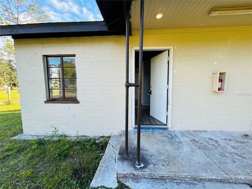 4a-8010 Se Us Highway 301, HAWTHORNE, FL, 32640-7530 | Card Image