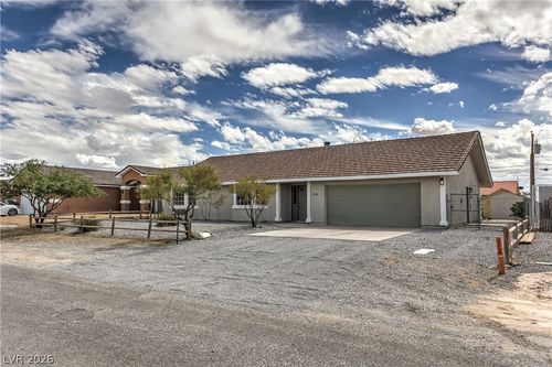 881 Lone Pine Rd, Pahrump, NV, 89048-5662 | Card Image