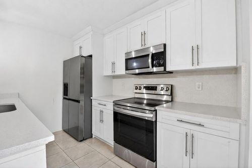 590 Green Springs Pl, West Palm Beach, FL, 33409-7512 | Card Image