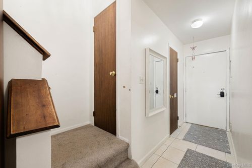 505 Country Club Ln, Pomona, NY, 10970-2570 | Card Image