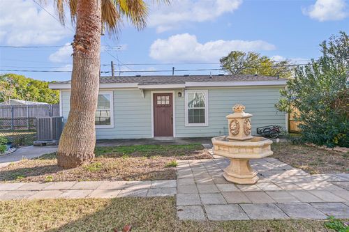 5315 Avenue R, Galveston, TX, 77551-5519 | Card Image
