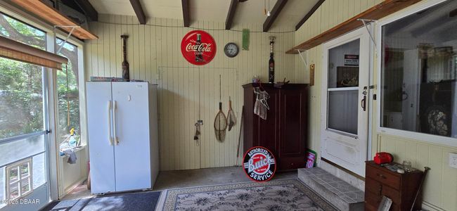 Screened patio | Image 8