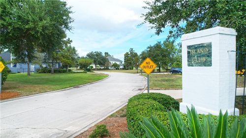 6 Island Club Ct, New Orleans, LA, 70131-3373 | Card Image