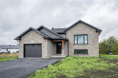 17379 Ross Park Rd, Maxville, ON, K0C1T0 | Card Image
