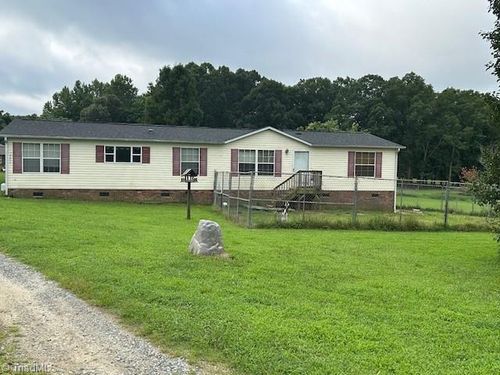 7205 Riley Ln, Climax, NC, 27233-9233 | Card Image