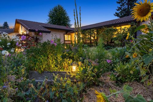 206 May Ct, Sebastopol, CA, 95472-3124 | Card Image